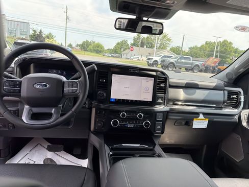 New 2026 Ford F350 Lariat w/ Black Appearance Package AWD/4WD image 14