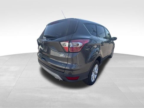 Used 2017 Ford Escape SE w/ SE Cold Weather Package AWD/4WD image 7