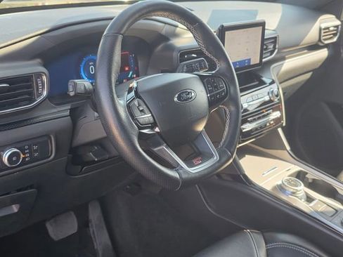 Used 2022 Ford Explorer ST w/ ST Street Pack image 7