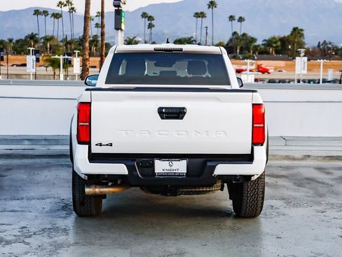 Used 2025 Toyota Tacoma TRD Off-Road image 8