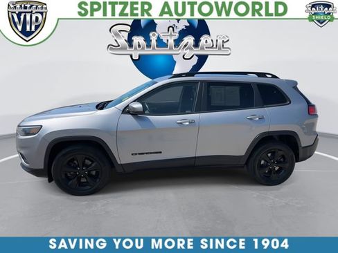 Used 2019 Jeep Cherokee Latitude Plus AWD/4WD image 6