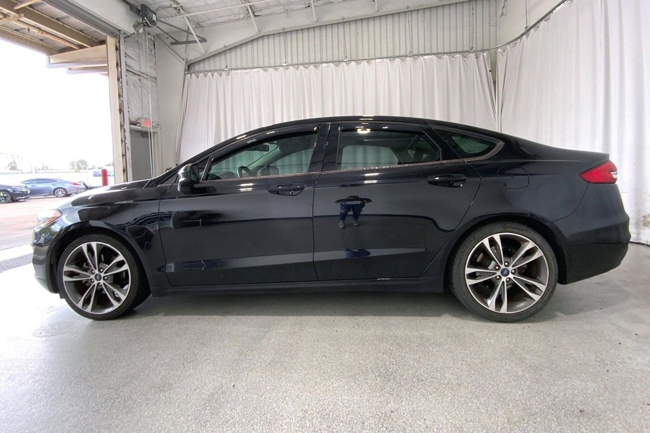 Used 2019 Ford Fusion SE FWD image 26