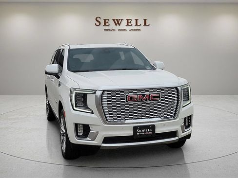 Used 2021 GMC Yukon Denali w/ Denali Premium Package AWD/4WD image 7