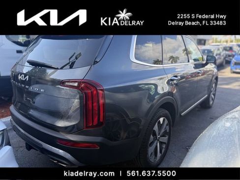 Used 2022 Kia Telluride S image 3