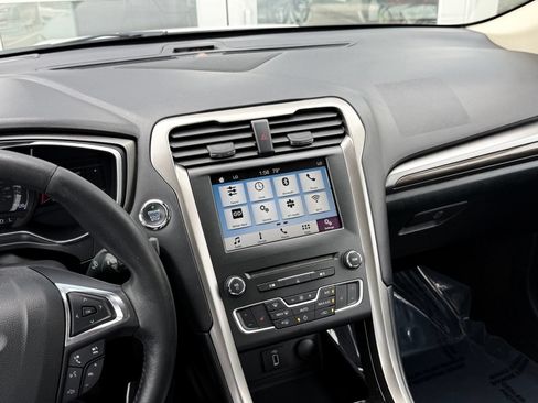 Used 2018 Ford Fusion SE w/ Equipment Group 602A FWD image 34