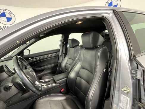 Used 2018 Honda Accord Sport image 2