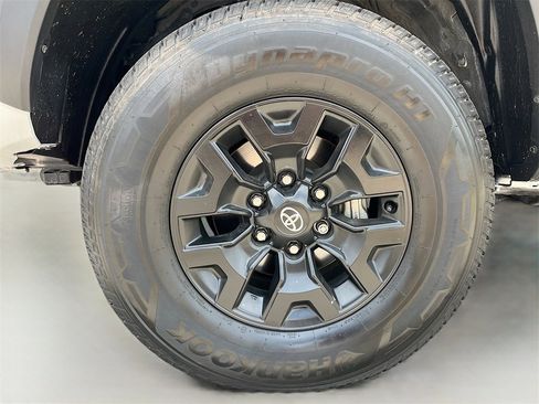 Used 2023 Toyota Tacoma TRD Off-Road image 26