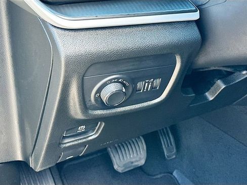 Used 2024 Jeep Grand Cherokee L Laredo image 10