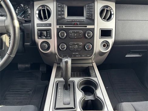Used 2017 Ford Expedition XLT image 11