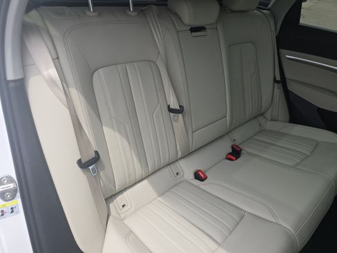 Certified 2024 Audi Q8 e-tron Premium AWD/4WD image 19