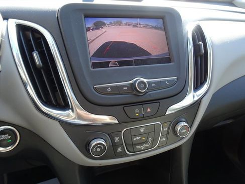 Certified 2022 Chevrolet Equinox LS w/ LS Convenience Package image 19