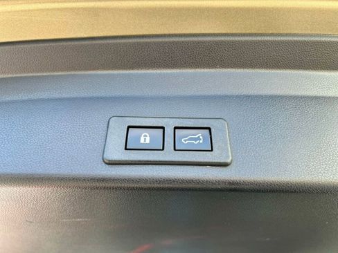 Used 2022 Subaru Ascent Premium w/ Convenience Package image 9