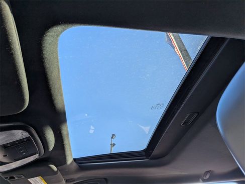 Used 2021 Dodge Durango GT image 17