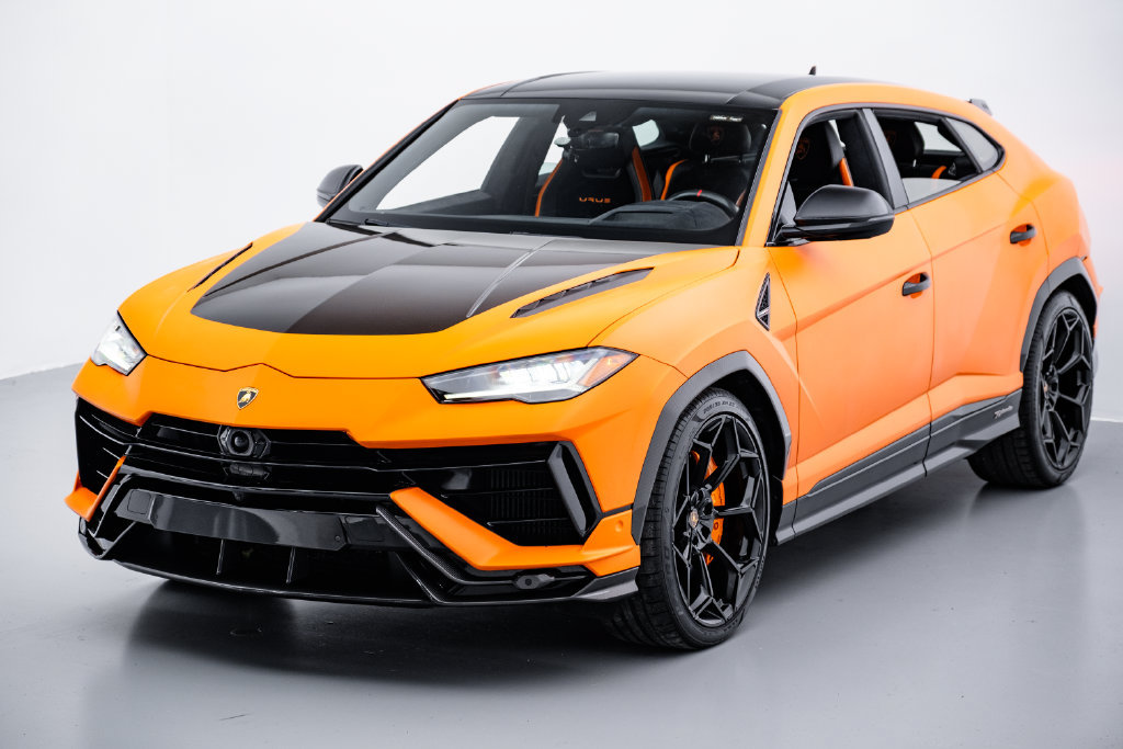 Used 2023 Lamborghini Urus Performante AWD/4WD image 2