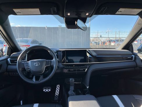Used 2025 Toyota Camry LE image 33