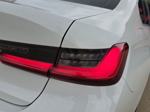 Used 2019 BMW 330i xDrive Sedan w/ Convenience Package AWD/4WD image 9