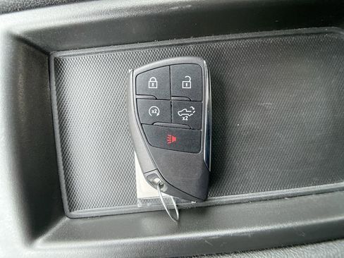 Used 2022 Chevrolet Silverado 1500 LT w/ Z71 Off-Road Package image 31