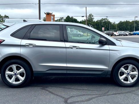 Used 2021 Ford Edge SE image 5