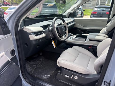 New 2026 Lincoln Navigator Reserve w/ Jet Appearance Package AWD/4WD image 24