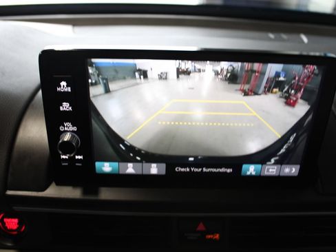 Used 2025 Honda Pilot EX-L image 18
