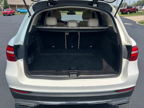 Used 2019 Mercedes-Benz GLC 300 4MATIC image 7