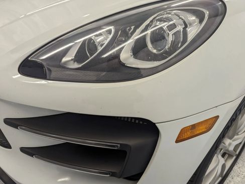 Used 2015 Porsche Macan Turbo image 3