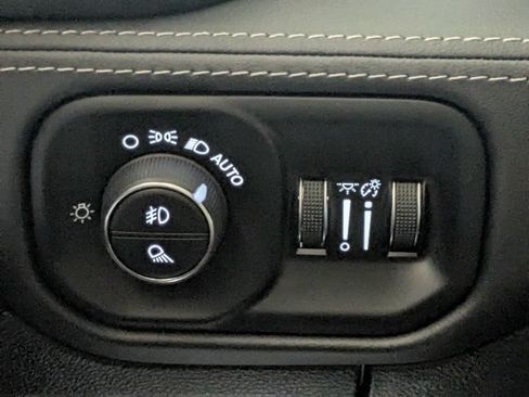 Used 2022 RAM 1500 Limited w/ Body Color Bumper Group AWD/4WD image 25