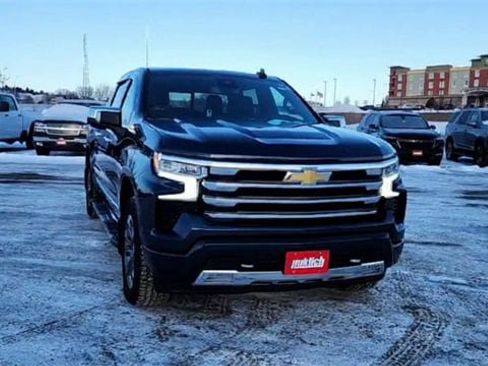 Certified 2022 Chevrolet Silverado 1500 High Country w/ Z71 Off-Road Package image 3