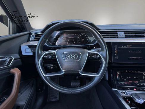 Used 2022 Audi e-tron Premium Plus w/ Premium Plus Package AWD/4WD image 12