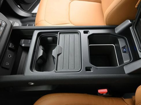 Used 2024 Land Rover Defender 90 V8 image 30