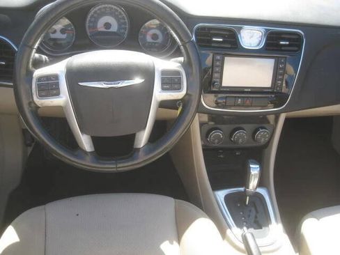 Used 2012 Chrysler 200 Touring image 21