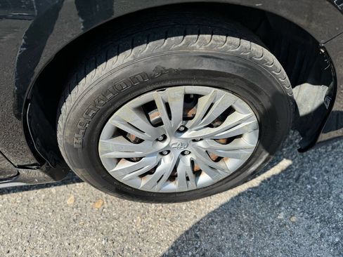 Used 2012 Toyota Camry LE image 28