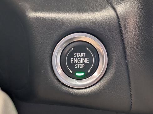 Used 2021 Chevrolet Tahoe LS AWD/4WD image 36