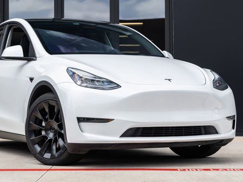Used 2023 Tesla Model Y Long Range AWD/4WD image 5