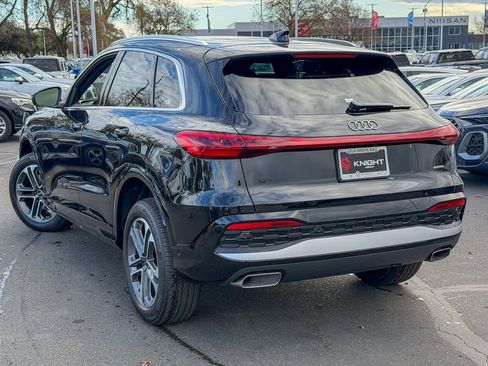 New 2025 Audi Q5 2.0T Premium image 9