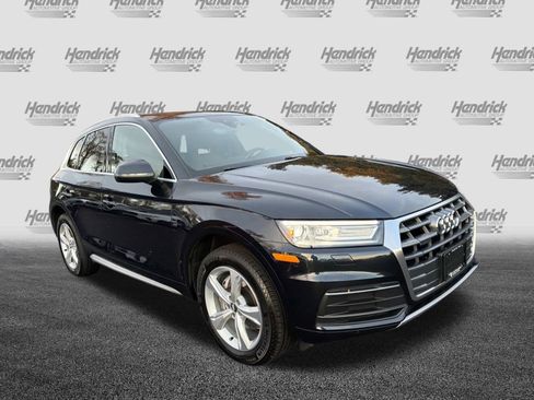 Used 2020 Audi Q5 Premium image 2