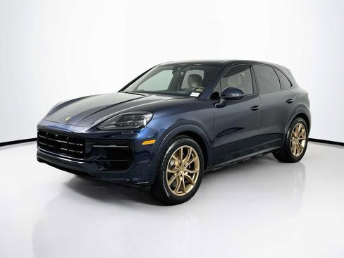 Certified 2024 Porsche Cayenne S AWD/4WD image 1