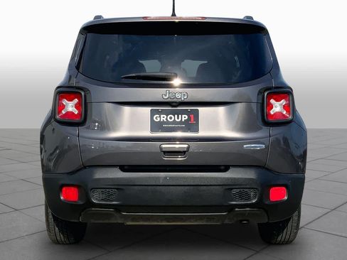 Used 2018 Jeep Renegade Latitude FWD image 4