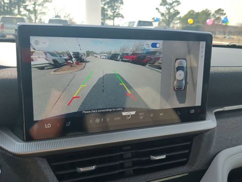 Used 2025 Ford Explorer Platinum w/ Ultimate Package image 18