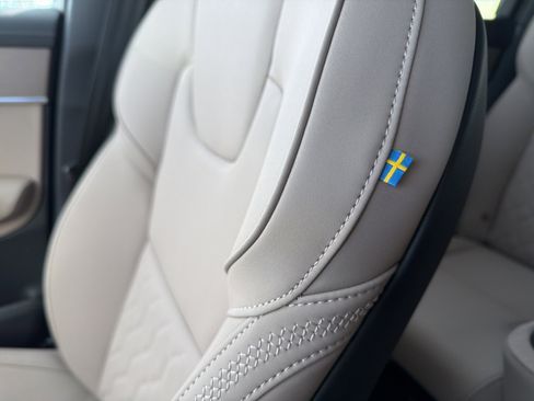 New 2026 Volvo XC90 T8 Plus w/ Protection Package Premier image 42