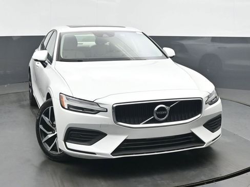 Used 2019 Volvo S60 T5 Momentum w/ Premium Package FWD image 8