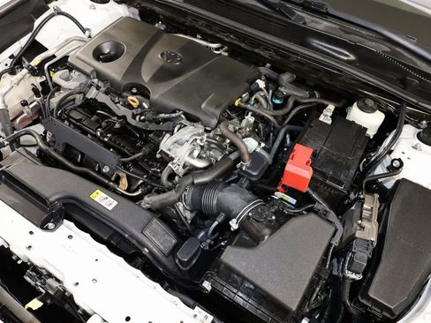 Used 2020 Toyota Camry SE image 33