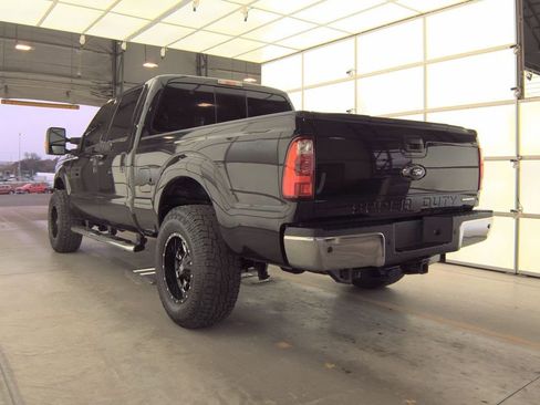 Used 2014 Ford F250 Lariat w/ Lariat Interior Package image 5