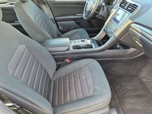 Used 2020 Ford Fusion SE FWD image 23