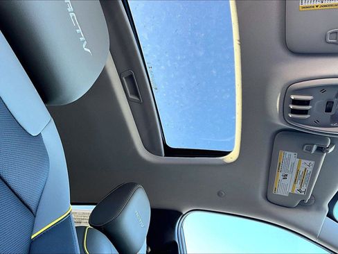 New 2026 Chevrolet Trax ACTIV w/ Sunroof Package image 17