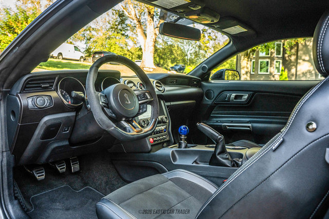 Used 2018 Ford Mustang Shelby GT350 w/ Convenience Package RWD image 29