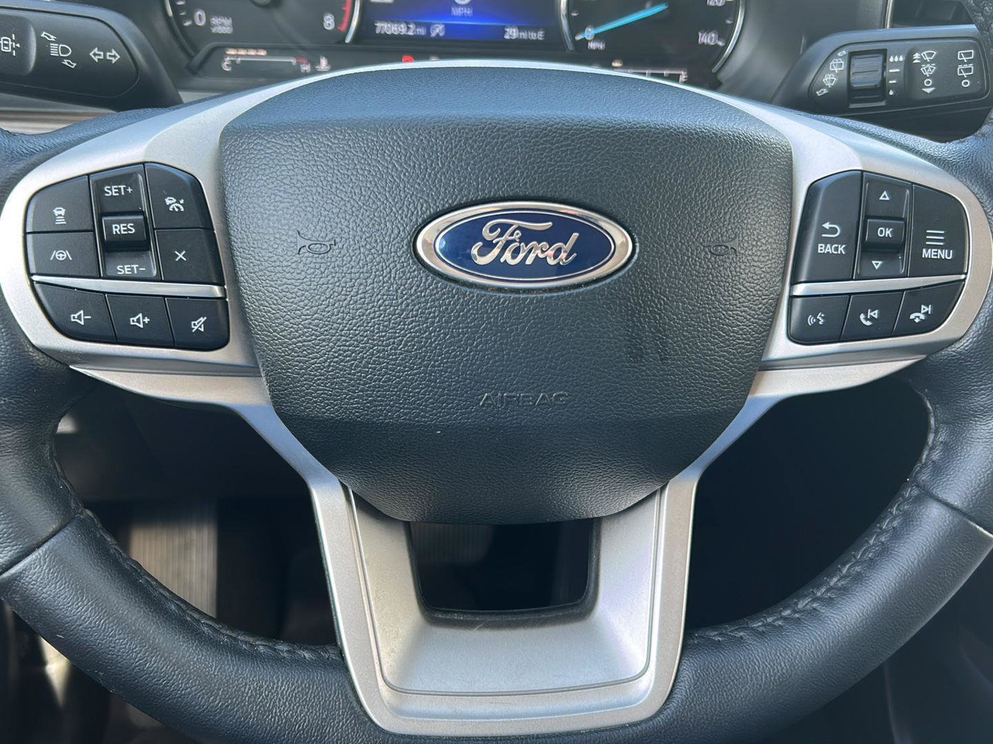 Certified 2022 Ford Explorer Limited RWD image 11