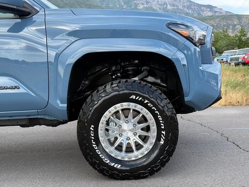 Used 2026 Toyota Tacoma SR5 AWD/4WD image 6