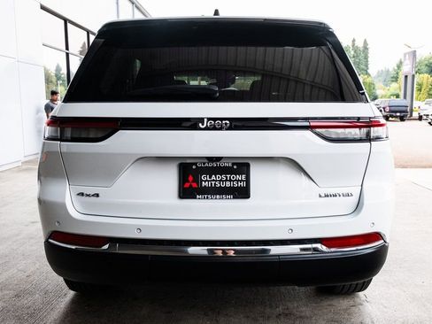 Used 2023 Jeep Grand Cherokee Limited image 5