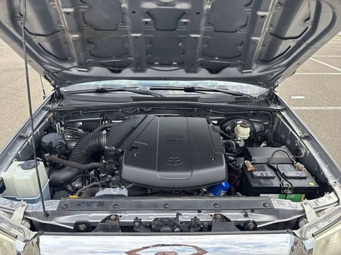 Used 2015 Toyota Tacoma 4x4 Double Cab w/ SR5 Package image 33
